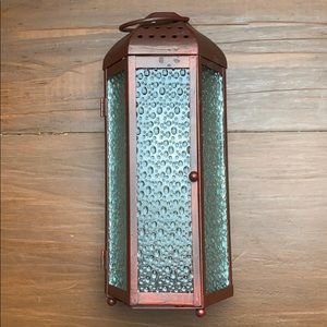 Lantern candleholder